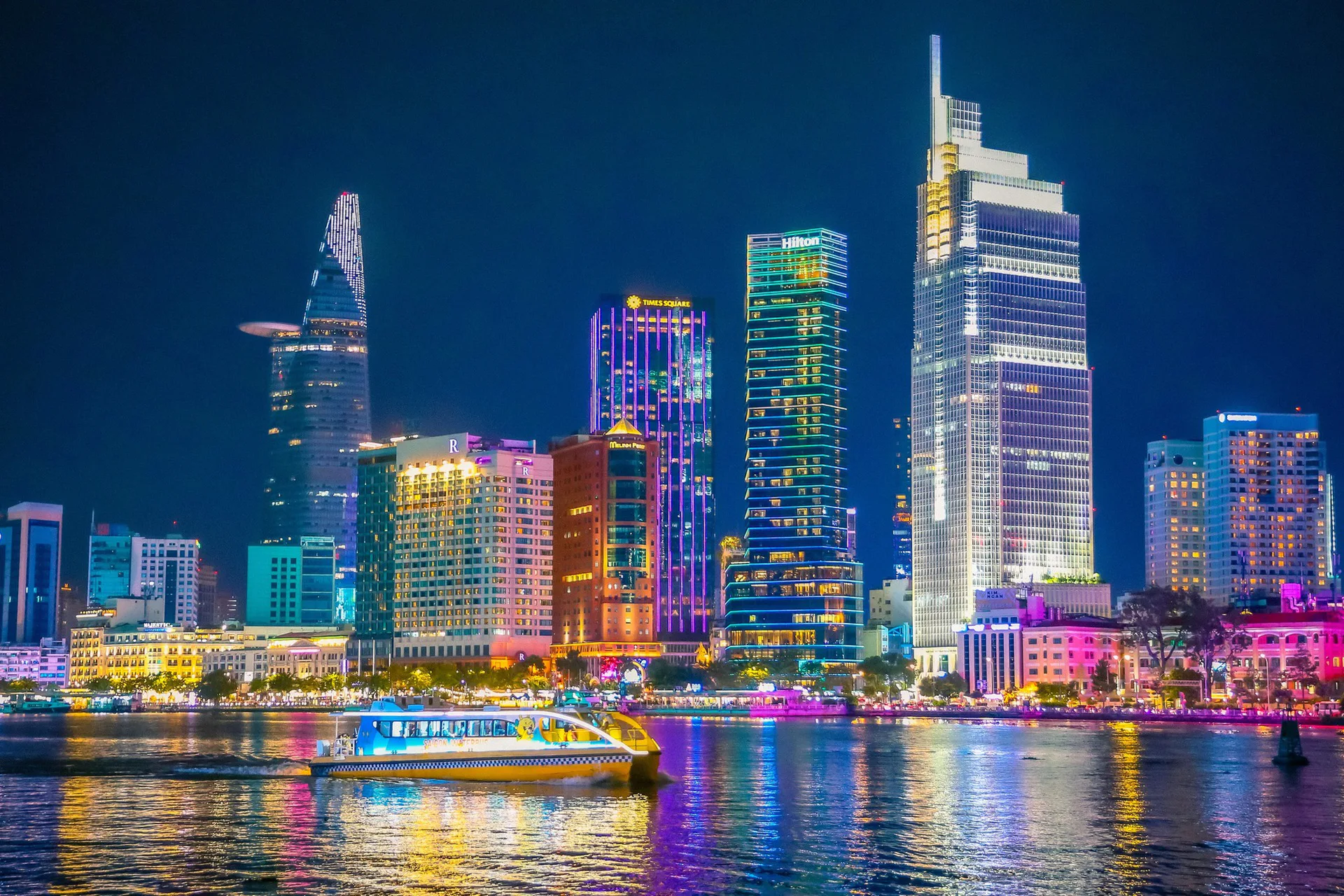 Toàn cảnh các tòa nhà bên sông Sài Gòn tại TP.HCM