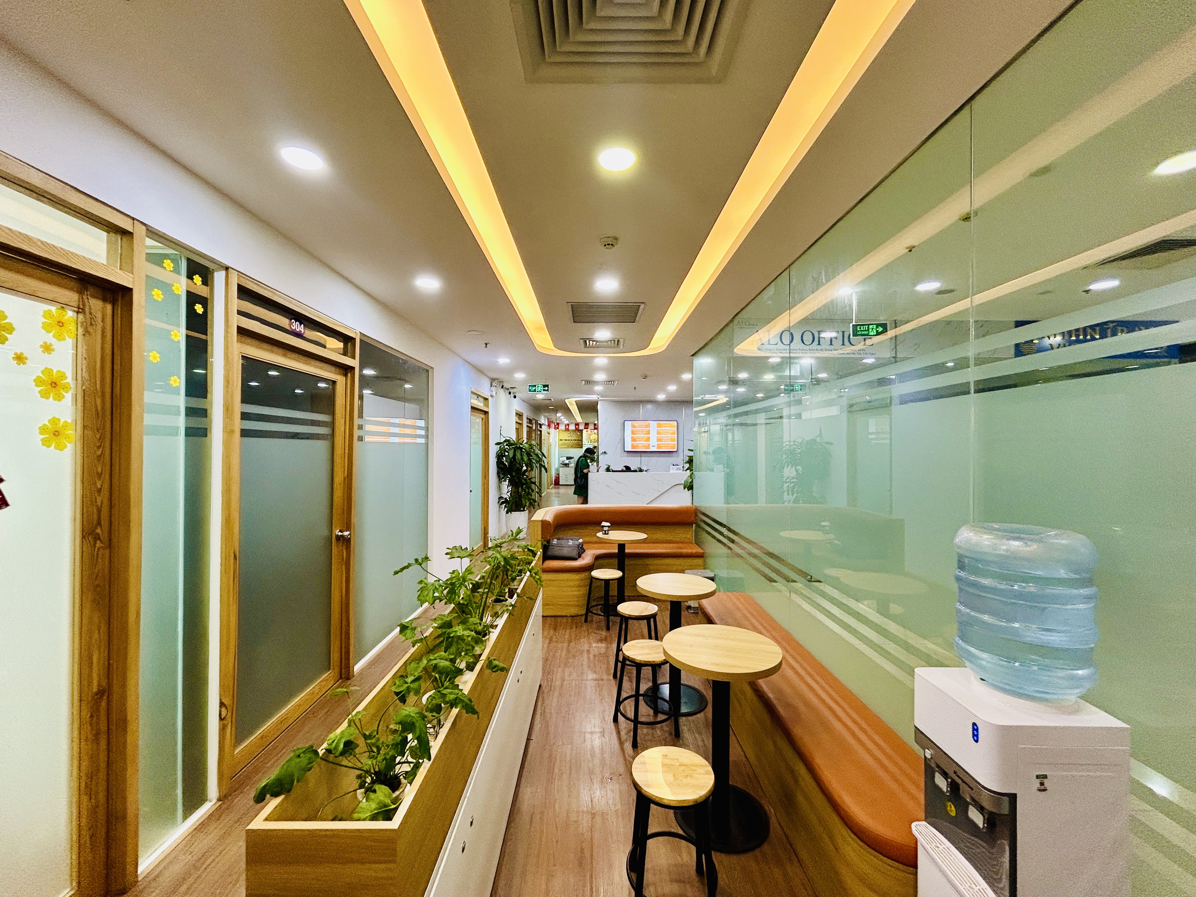 Không gian làm việc tại Golden Palace, Hà Nội